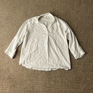 Uniqlo White Collared Button-Up Shirt